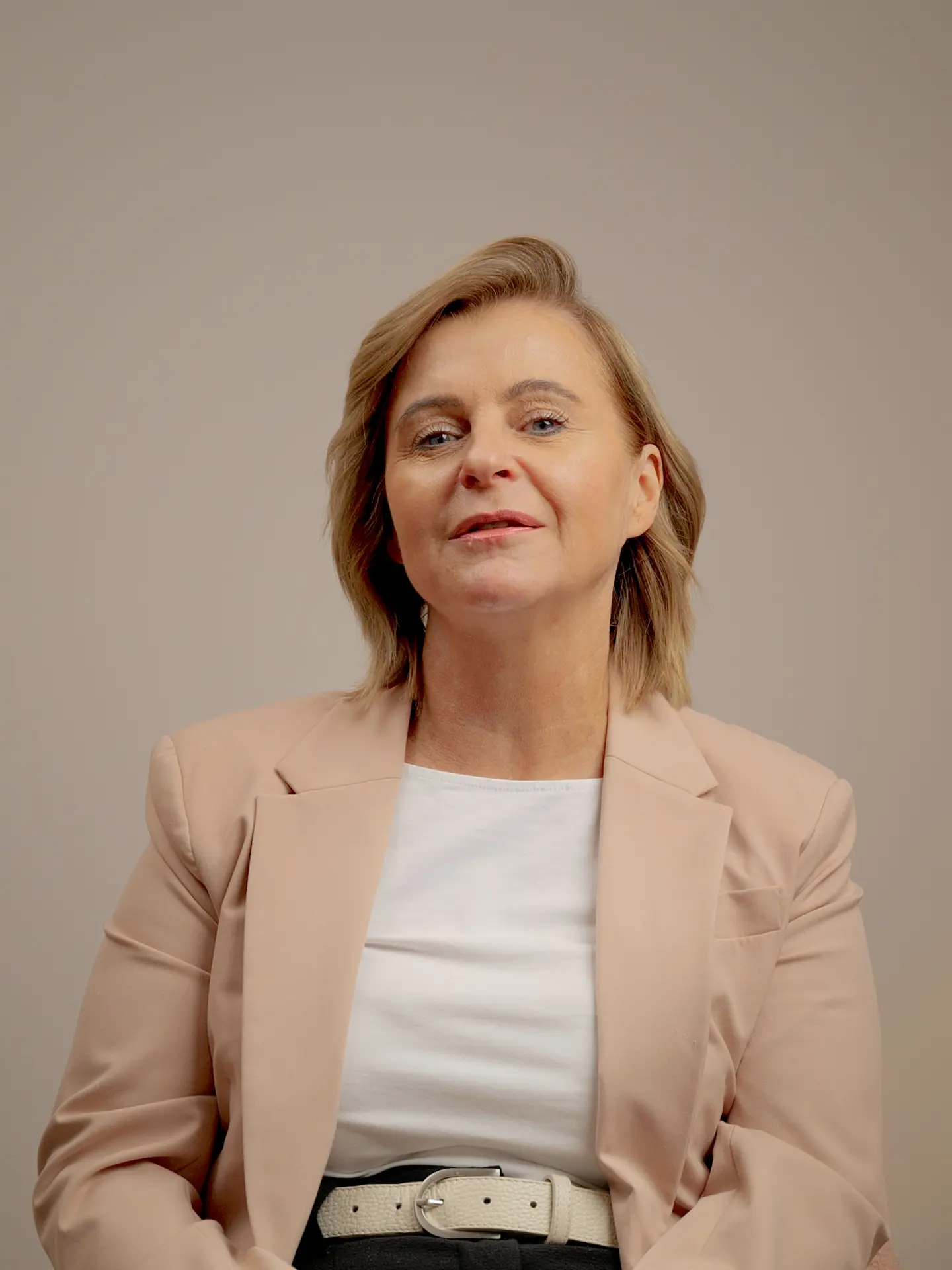 Sabrina Poser Friseur Herford La Biosthétique Team Sabrina hoch